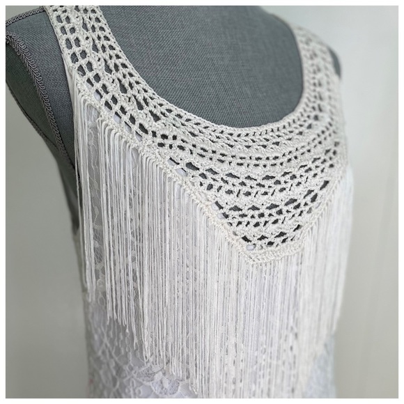BEBE LACE + FRINGE SHIFT DRESS WHITE SIZE M - Picture 8 of 9